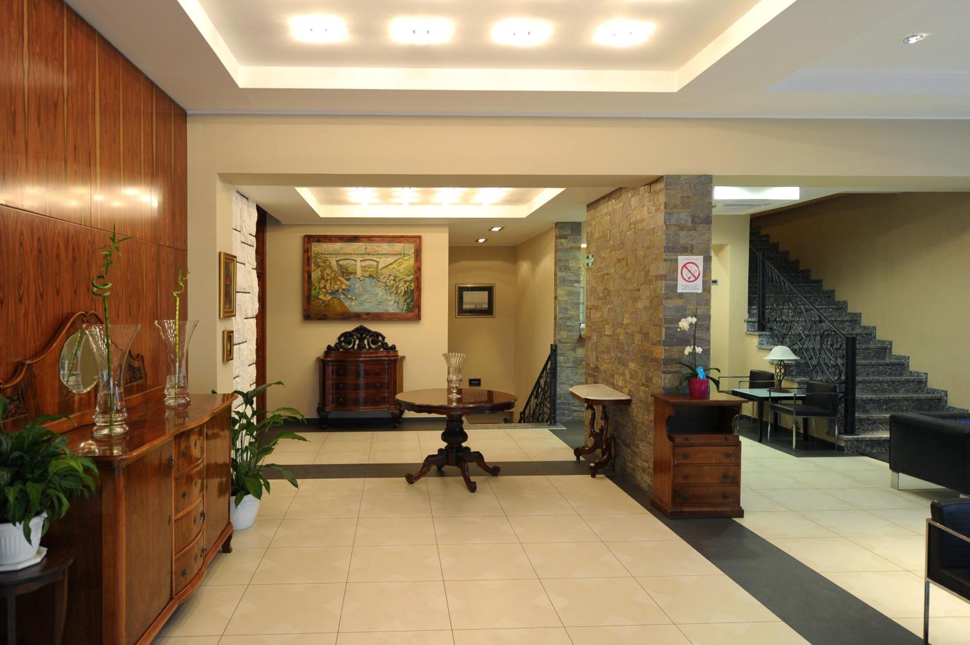 Hotel 1000 Ruza Belgrado Exterior foto